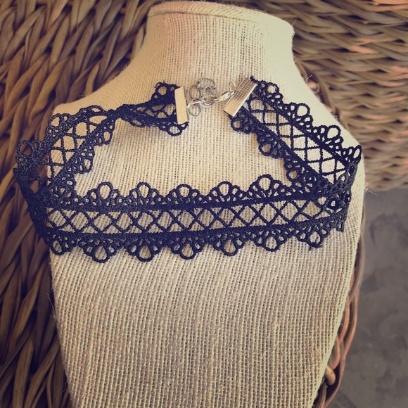 Jewelry - Adjustable black choker